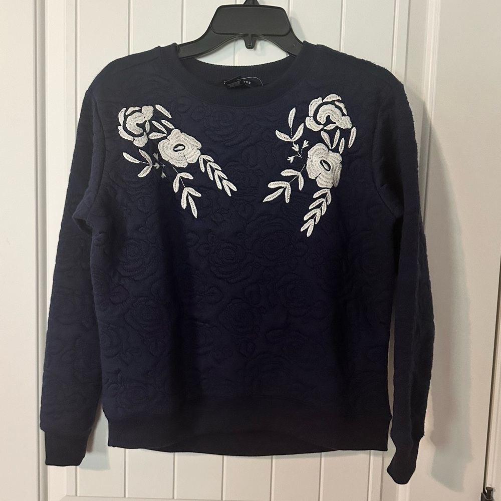 Urban mood NWT Francescas quilted embroidered sweatshirt top womens size XXsmall